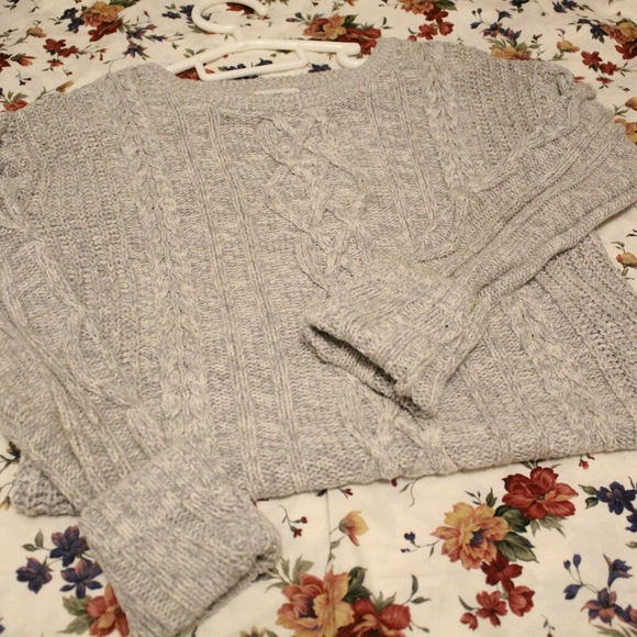 soft knit sweater🌼
